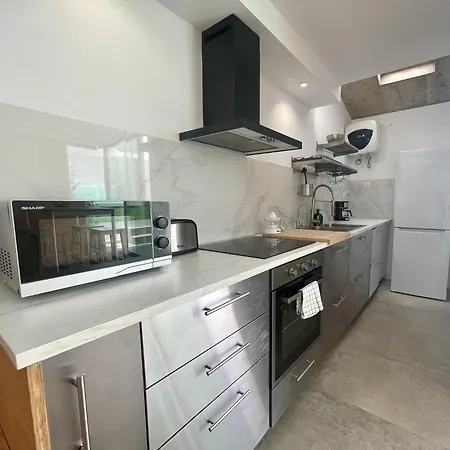 Apartment Hachi Place *